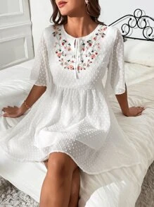 Bordado Floral Bohemio Étnico Para Uso Diario Bordado Floral Bohemio Étnico Para Uso Diario