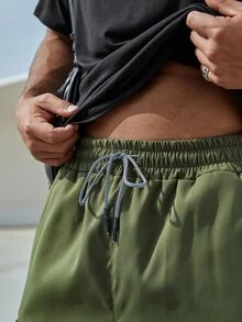 Manfinity 男士翻蓋口袋腰部抽繩短褲 - 軍綠色 - 查看 5