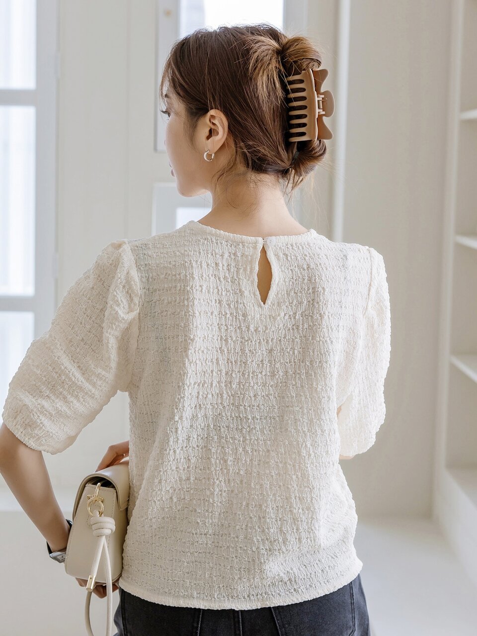 Keyhole Back Puff Sleeve Blouse