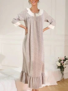 Vestido de dormir con estampado bajo con fruncido