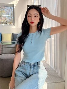 DAZY 前紐扣華夫格編織短款素色T恤 - 淺藍色 - 查看 7