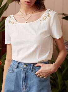 SHEIN Frenchy 大圓領花卉刺繡T恤 - 白色 - 查看 2