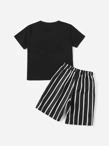 SHEIN 男孩標語圖案T恤和條紋圖案運動短褲套裝 - 黑色 - 查看 2