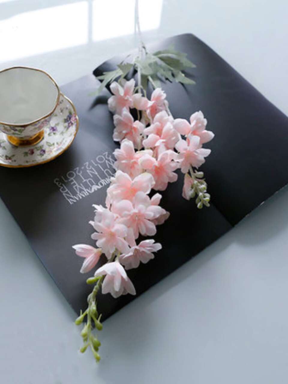 1 Pc Artificial Delphinium Flowers 33'' Silk Larkspur Flowers Faux Long Stem Fake Plant Flower Arrangement For Home Office Garden Wedding Table Vase Decor, Valentine Day, Gift Gifts Birthday Graduation Home Decor Back To School Room Decor School Supplies