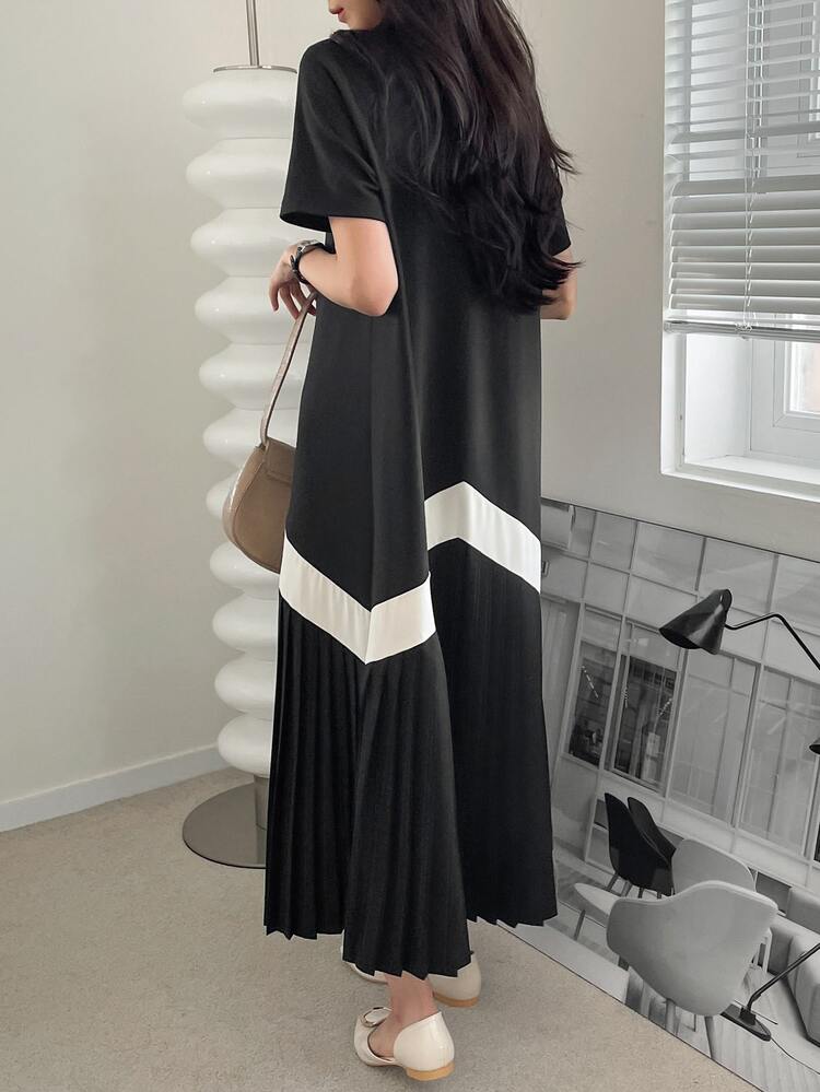 Chevron Print Pleated Dress
