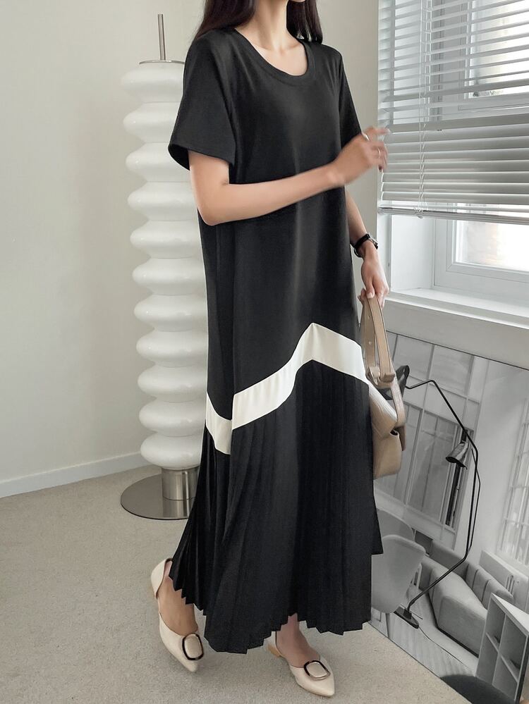 Chevron Print Pleated Dress