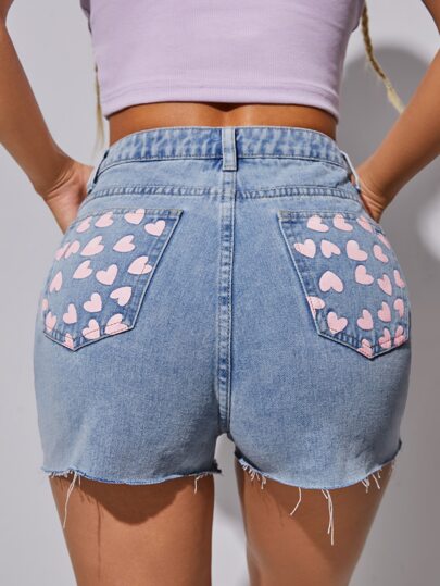 Denim Shorts mit Herzen Muster, ausgefranstem Saum