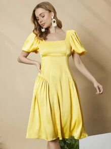 SHEIN 後拉鍊泡泡袖緞面連衣裙 - 黃色 - 查看 3