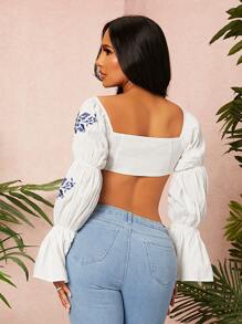 SHEIN SXY Top corto con bordado floral de manga con volante