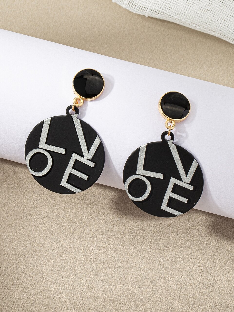 Letter Detail Round Drop Earrings