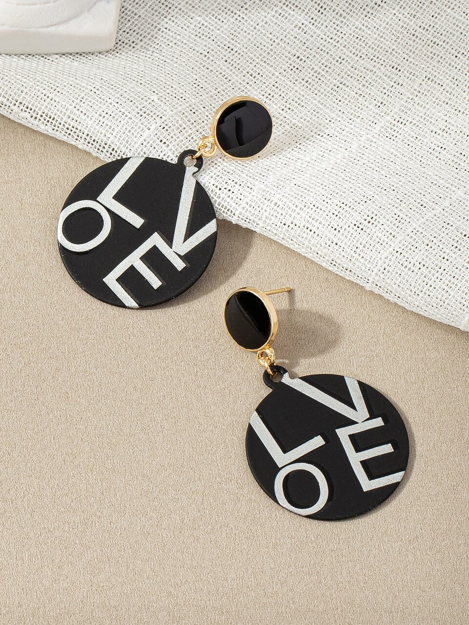 Letter Detail Round Drop Earrings