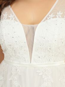EVERPRETTY Plus Floral Embroidery Mesh Wedding Dress - White - View 3
