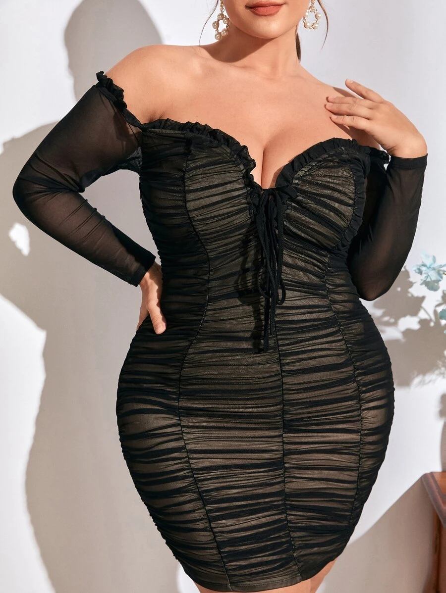 SHEIN Privé 大碼褶邊木耳邊繫帶一字肩網紗緊身洋裝 - 黑色 - 查看 1