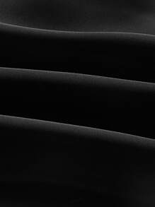 十字交叉下擺打結緞面短款上衣 - 黑色 - 查看 3
