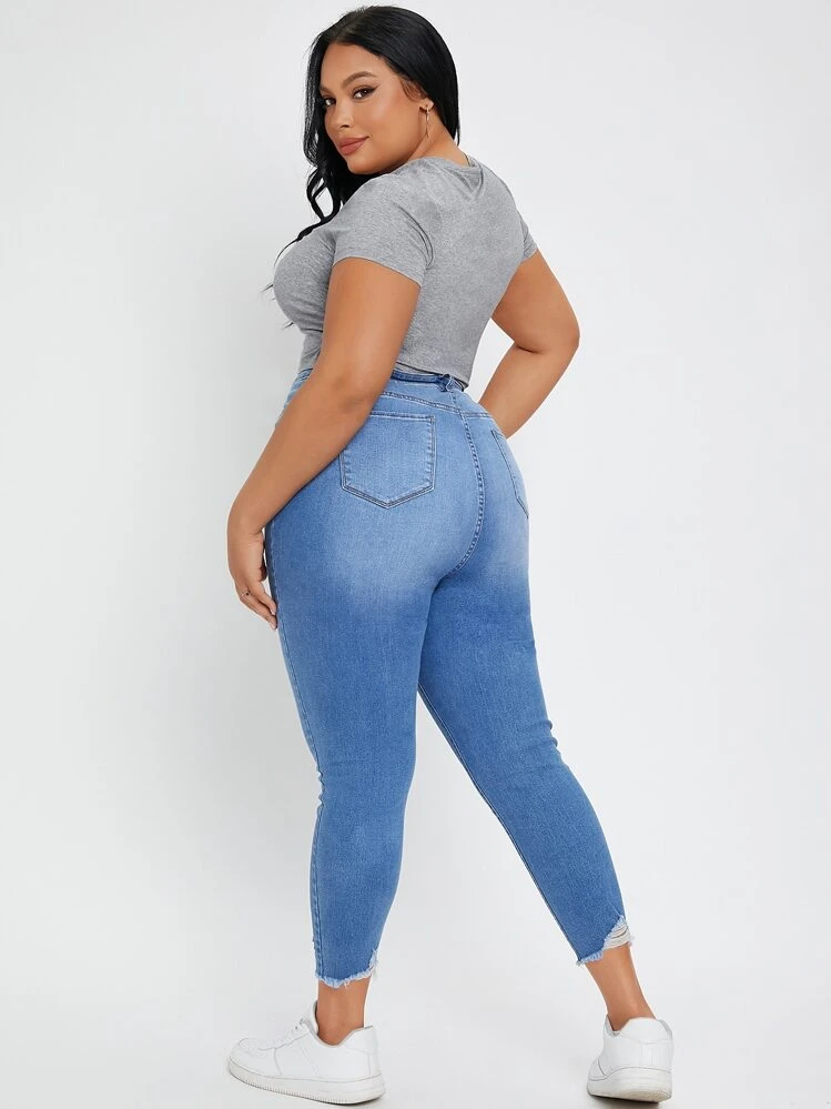 SHEIN SXY Plus Letter Graphic Crop Tee - Grey - View 2