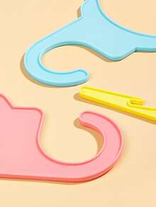 5pcs Random Color Pet Clothes Hanger