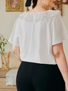 SHEIN Frenchy 大碼素色荷葉邊V領上衣 - 白色 - 查看 2