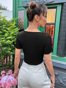 雞心領口前扭結木耳邊方巾T恤 - 黑色 - 查看 2