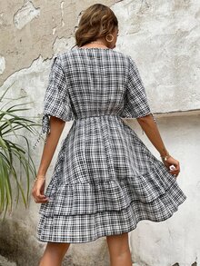 Vestido con estampado de cuadros de manga con abertura de puño con nudo bajo con fruncido - Blanco y Negro - Ver 2