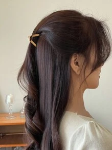 DAZY Geometric Hair Claw For Daily Use For Girls Hairstyles Casual Claw Clips Hair Clips Hair Jaw Clip Hair Clamps Hair Clutch Hair Catcher Clip - Gold - View 2