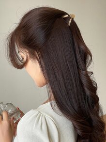 DAZY Geometric Hair Claw For Daily Use For Girls Hairstyles Casual Claw Clips Hair Clips Hair Jaw Clip Hair Clamps Hair Clutch Hair Catcher Clip - Gold - View 3