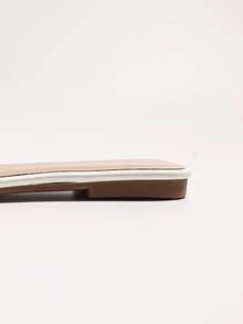 串珠花朵裝飾涼鞋 - 白色 - 查看 3