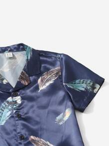 SHEIN 男孩1入組羽毛印花緞面襯衫和1入組短褲睡衣套裝 - 藏蓝色 - 查看 9