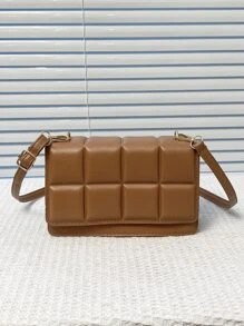 Bolsa cuadrada con diseño de puntada con solapa