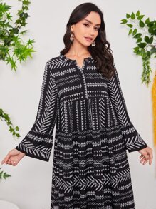 Mulvari Geo Print Notch Neck Bell Sleeve Dress - Black and White - View 5