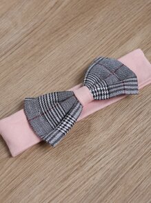 嬰兒蕾絲邊T恤連體衣和蘇格蘭格紋蝴蝶結背帶半身裙和髮箍