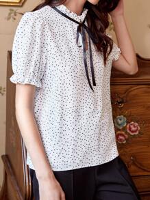 SHEIN Unity 繫帶領波卡圓點上衣 - 白色 - 查看 5