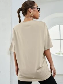 SHEIN Unity Camiseta oversize de manga caída con estampado de letras y mariposas - Caqui - Ver 2