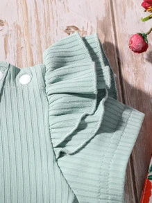 SHEIN 嬰幼兒女童荷葉邊上衣與花卉印花吊帶裙套裝,包含髮帶