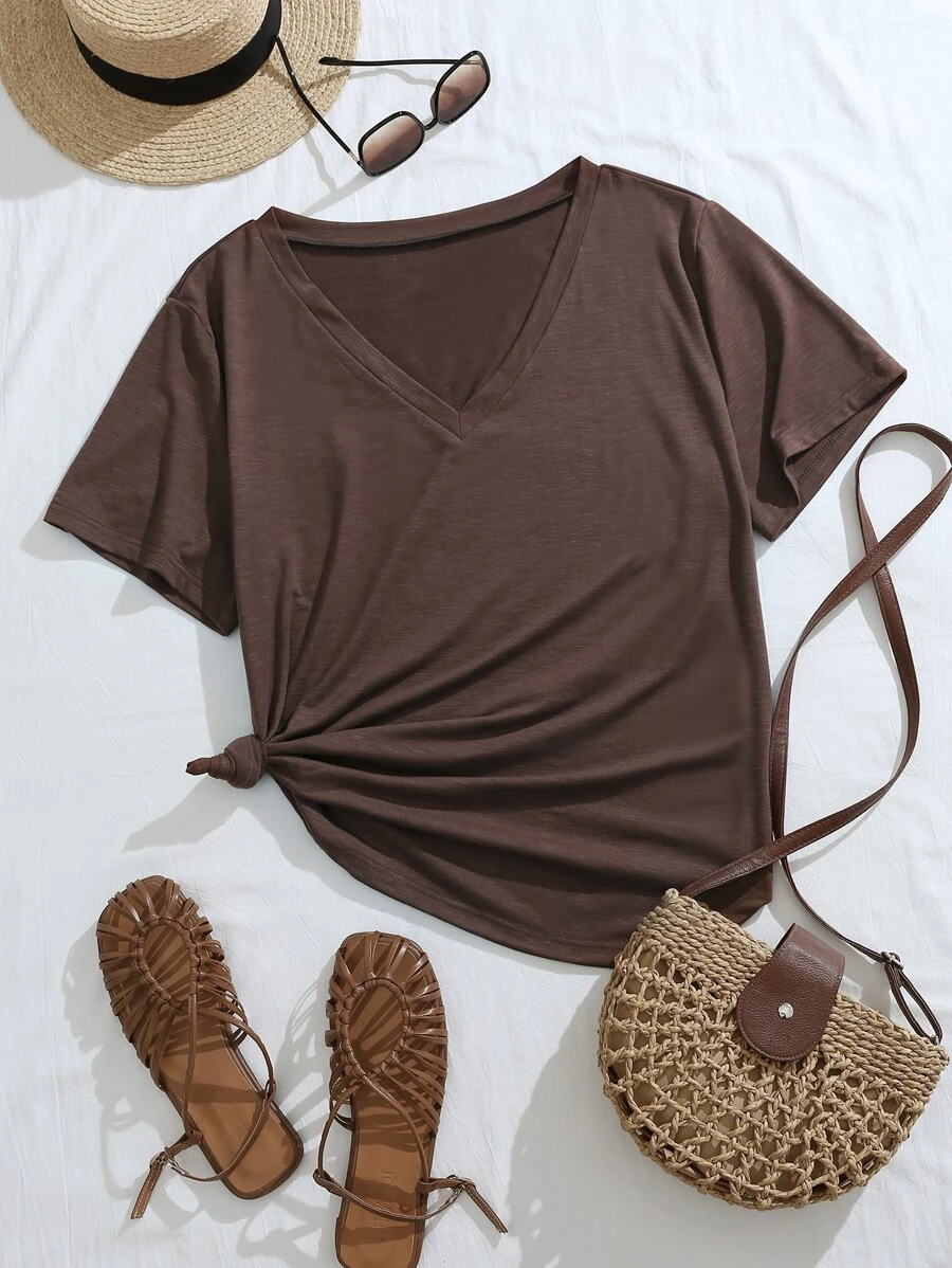 SHEIN LUNE Plus Solid V-neck Split Side Tee - Coffee Brown - View 1