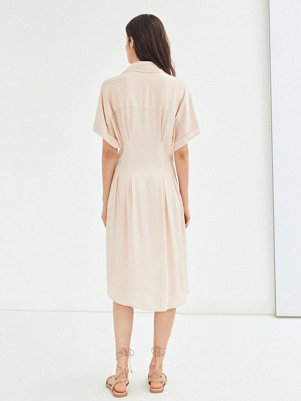 FLOWY DRESS MADE OF LENZING™ ECOVERO™ BRANDED VISCOSE FIBERS