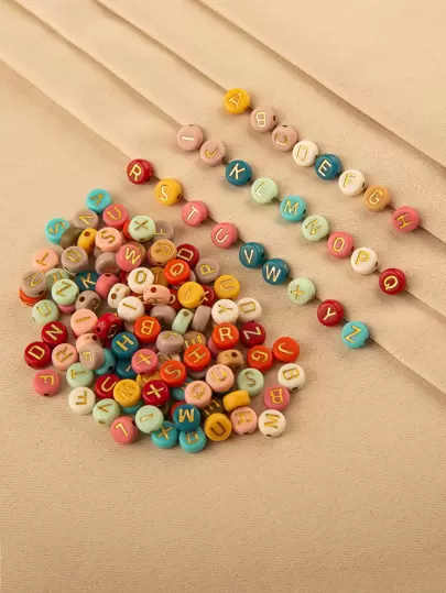 200 piezas cuenta de color al azar con diseño de letra