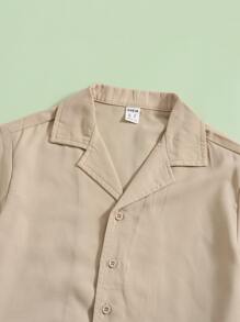 SHEIN 青少年男孩休閒短袖襯衫和短褲套裝,純色編織2件套 - 卡其色 - 查看 3