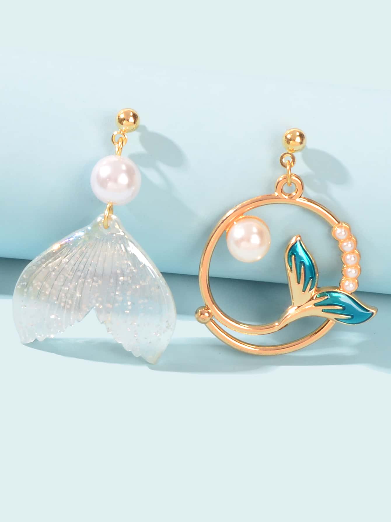 魚尾墜飾耳墜 - 金黃色 - 查看 1