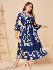 Mulvari 大碼圖案印花交疊領繫腰帶連衣裙 - 藍白色 - 查看 1