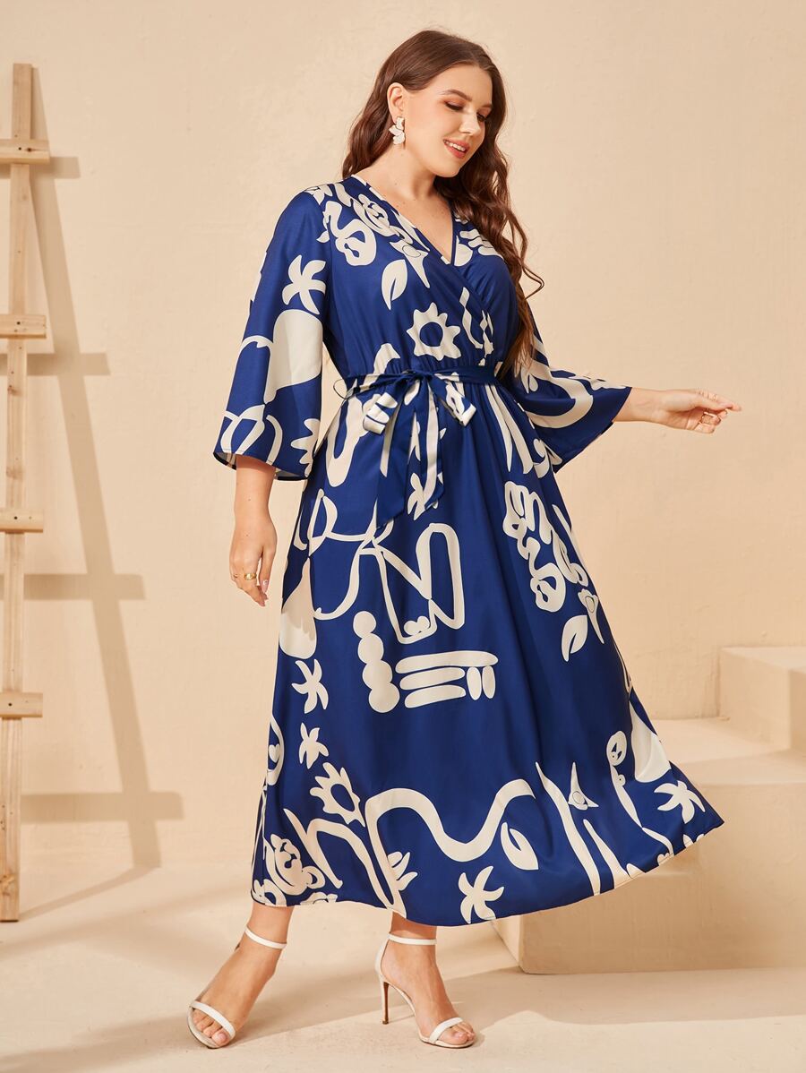 Mulvari 大碼圖案印花交疊領繫腰帶連衣裙 - 藍白色 - 查看 1