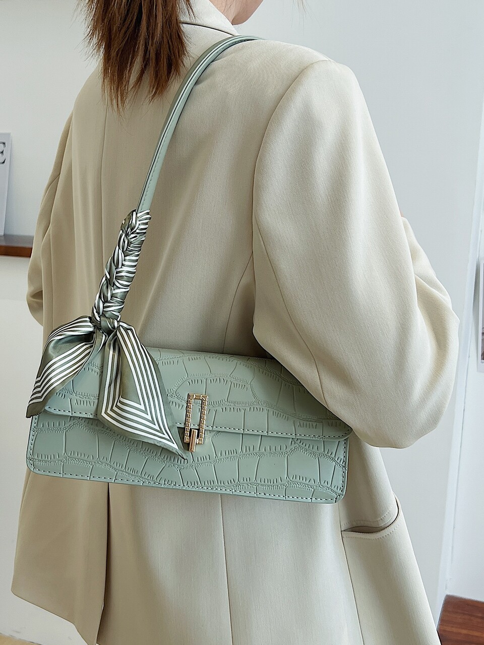 New Solid Color PU Scarf Bag, With Lid And Inner Zipper,  Suitable For  Christmas And Valentine's Day Gift , Green