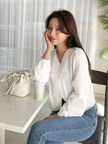 DAZY 鏤空蕾絲花邊前紐扣T恤 - 白色 - 查看 6