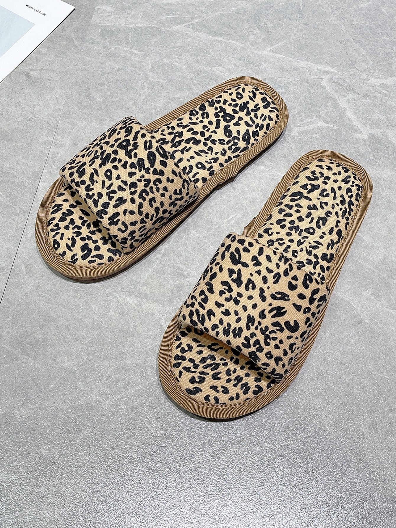 Leopard print bedroom slippers Clearance
