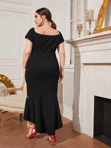 Modelyn Plus Floral Embroidery Mermaid Hem Dress - Black - View 4