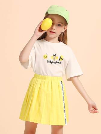 Girls Letter and Cartoon Graphic Top & Tape Detail Pleated Skirt