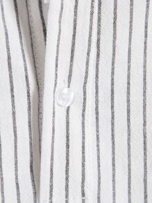 Manfinity Homme Hombres Camisa de rayas con botón irregular - Blanco - Ver 5