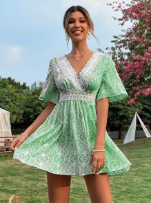 Vestido con estampado al azar con cordón trasero de cuello V - Verde - Ver 3