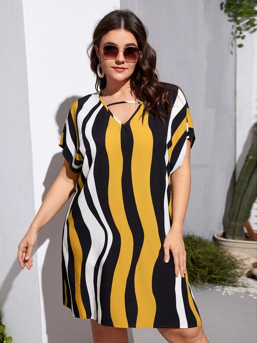 SHEIN LUNE 大碼塊狀條紋蝙蝠袖連衣裙 - 彩色 - 查看 1