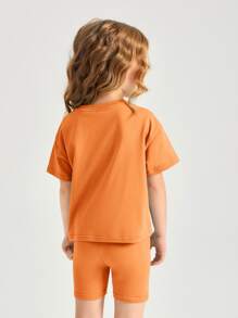 SHEIN Toddler Girls Cotton Drop Shoulder Top & Cycling Shorts Set - Orange - View 2