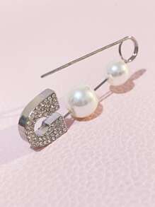 1pc Faux Pearl & Rhinestone Decor Safety Pin Design Earring - Silver - View 2